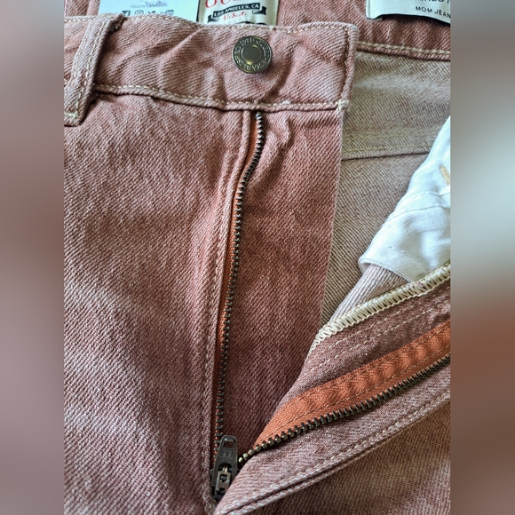 Guess Ladies Recycled Cotton Plush Pink Jeans - size 29 - Picture 5 of 8